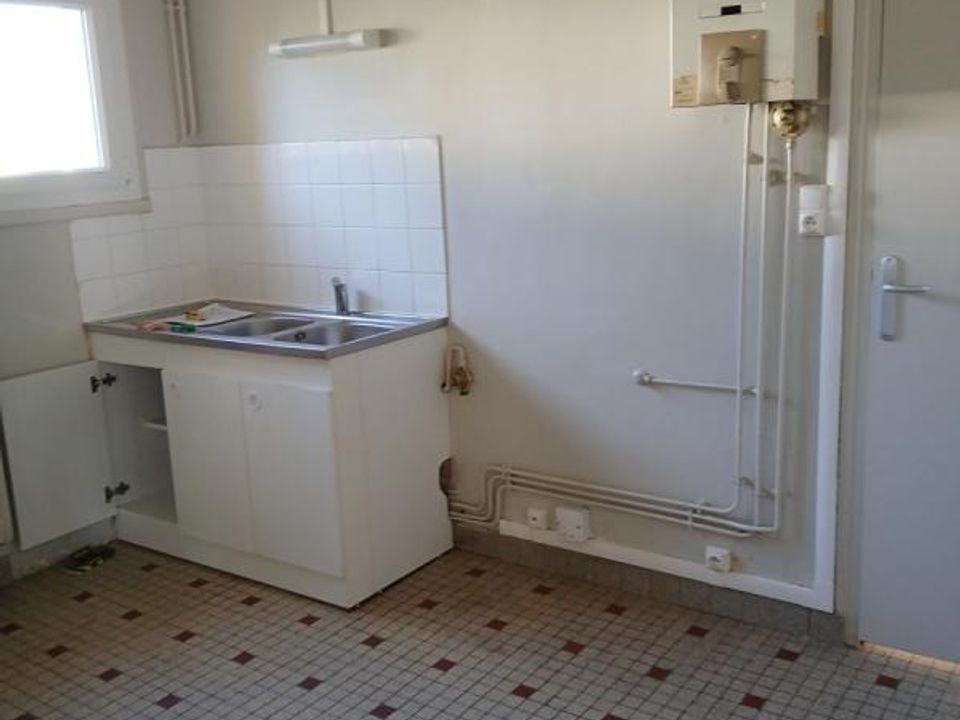 Apartment in Avallon, Yonne - photo 3