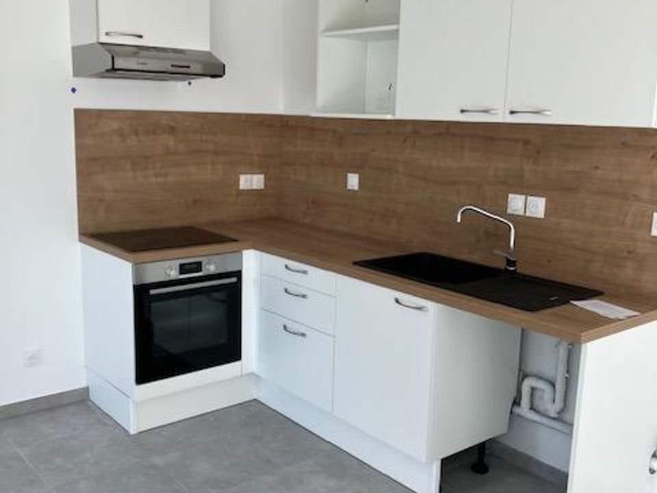 Apartment in Villefranche-sur-Saône, Rhone - photo 2