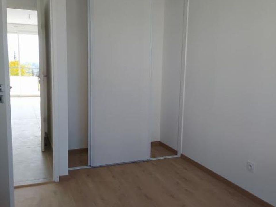 Apartment in Rives, Isere - photo 4