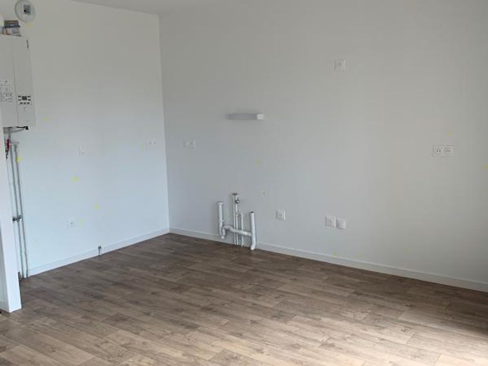 Apartment in Tours, Indre-et-Loire - photo 3
