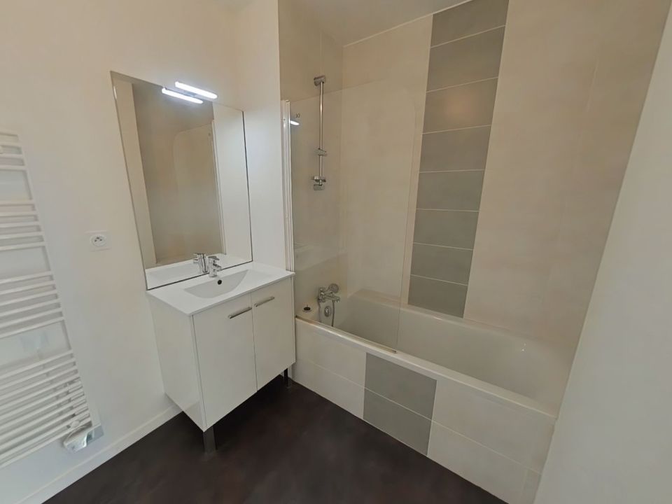 Apartment in Angers, Maine-et-Loire - photo 3