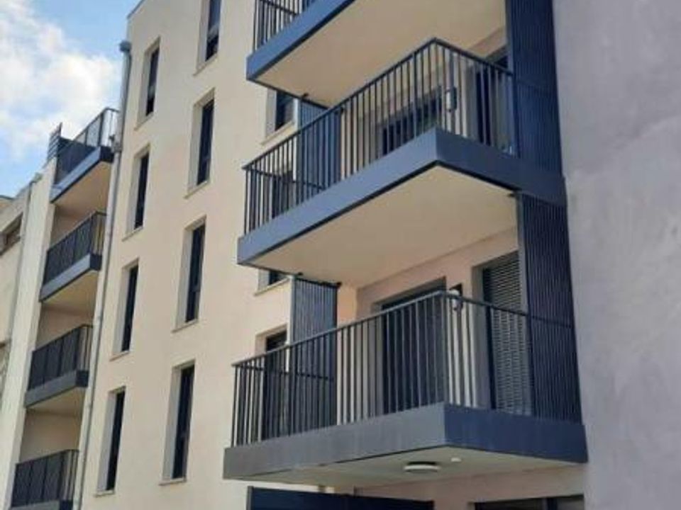 Apartment in Clermont-Ferrand, Puy-de-Dome - photo 1