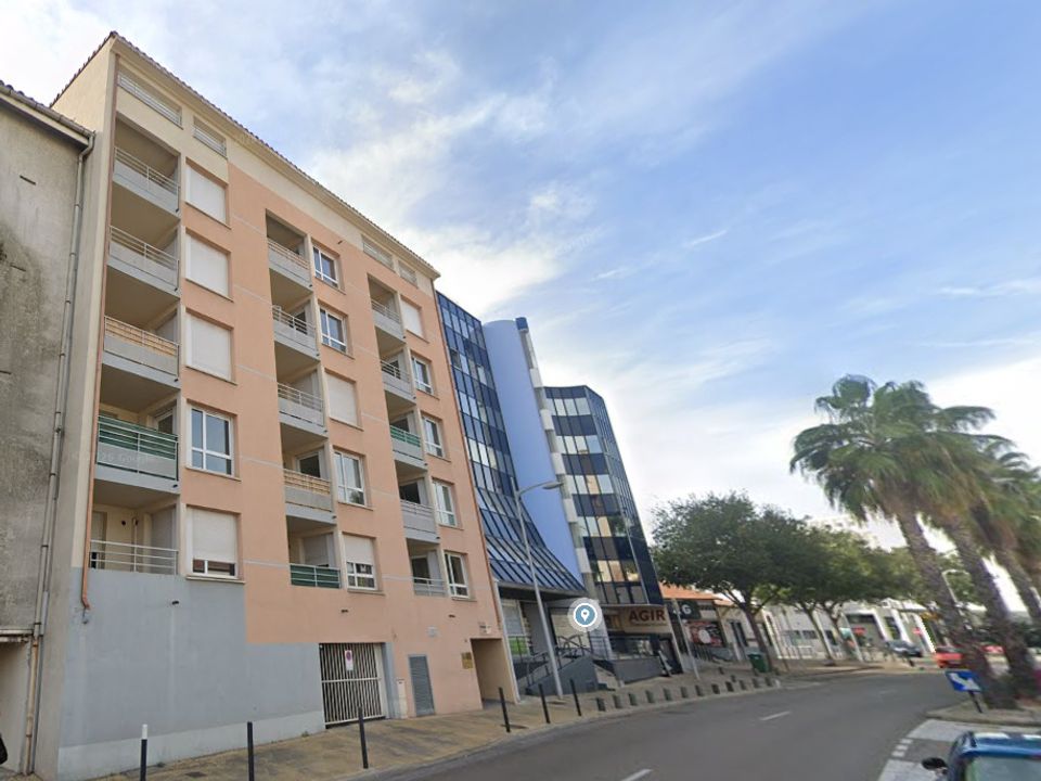 Apartment in Nimes, Gard - photo 4
