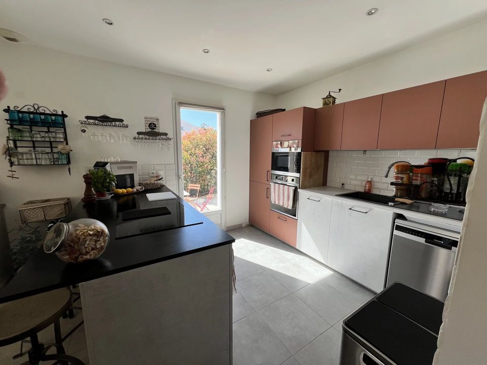 Villa in Robion, Vaucluse - photo 3