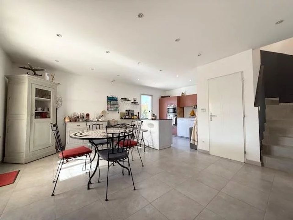 Villa in Robion, Vaucluse - photo 5