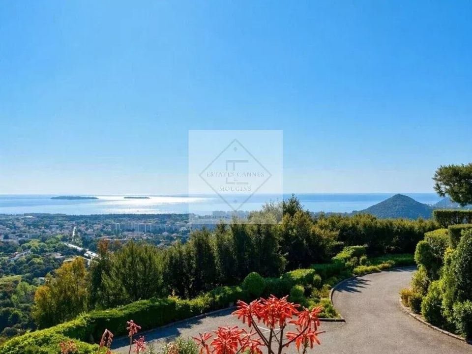 Villa i Mandelieu-la-Napoule, Alpes-Maritimes - foto 1