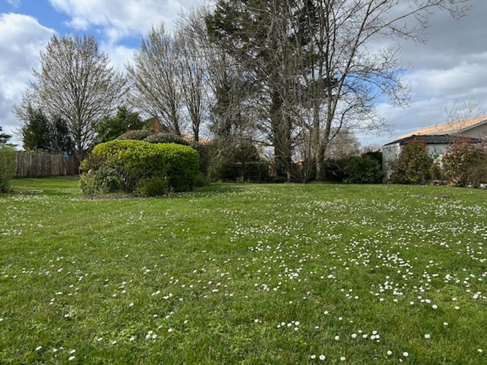 Terreno en Léognan, Gironde - foto 1