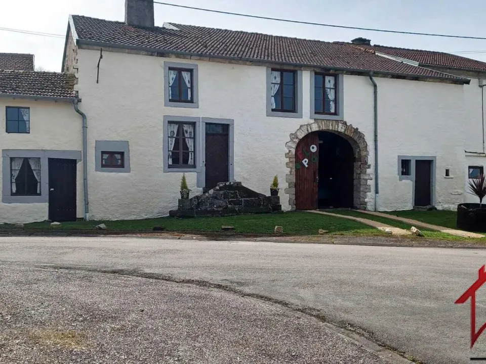 Landsbyhus i Neuvelle-lès-Voisey, Haute-Marne - foto 1