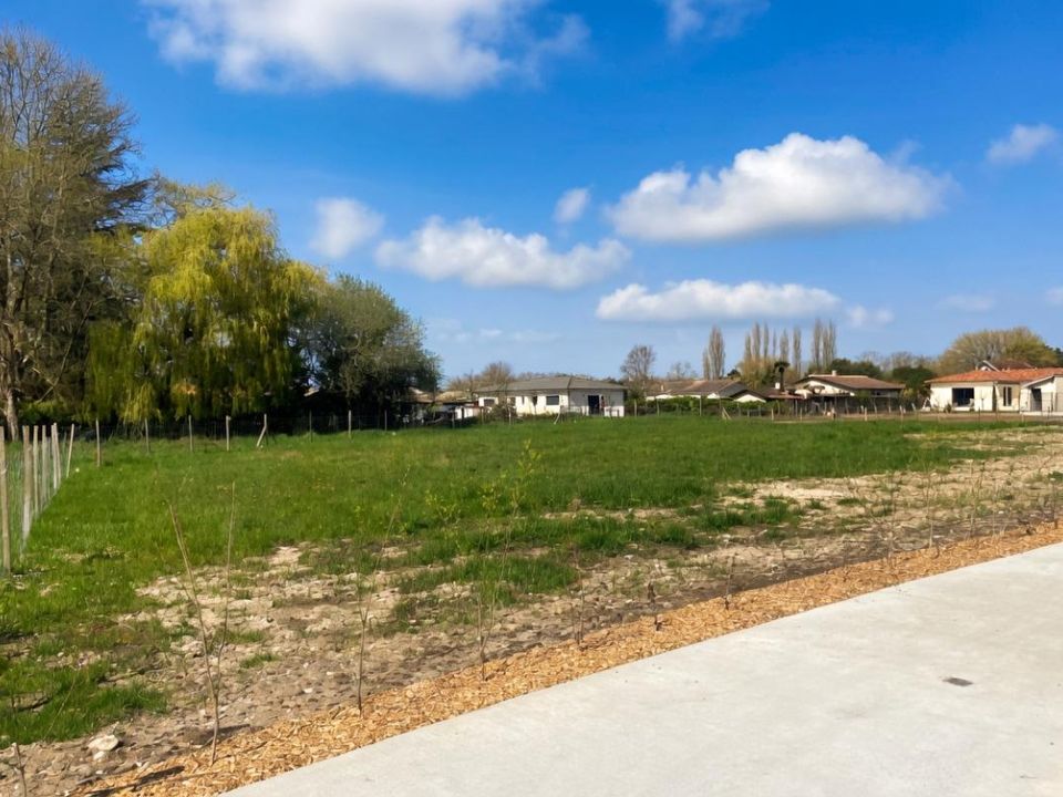 Helårsgrund i Saint-Laurent-Médoc, Gironde - foto 1