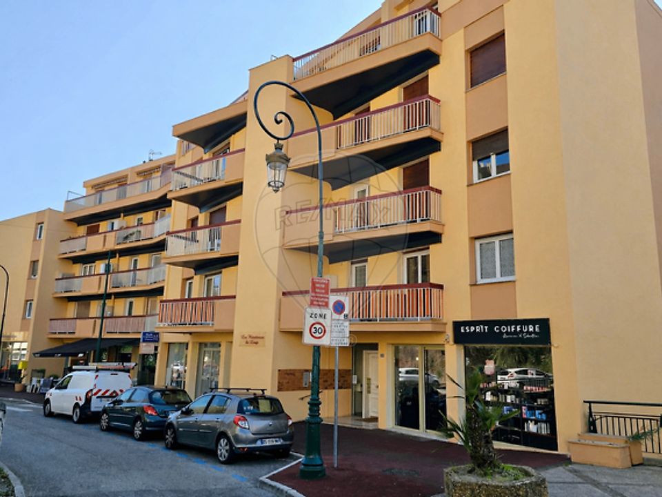 Erhvervsejendom i Villeneuve-Loubet, Alpes-Maritimes - foto 1