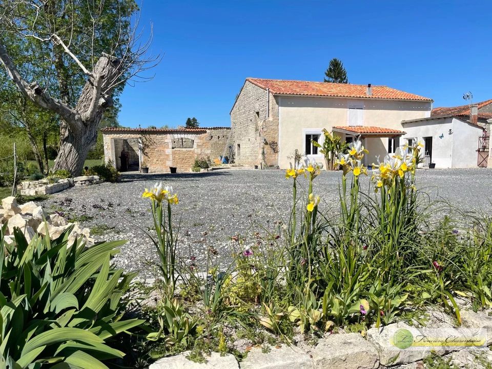 Landejendom i Aigre, Charente - foto 1