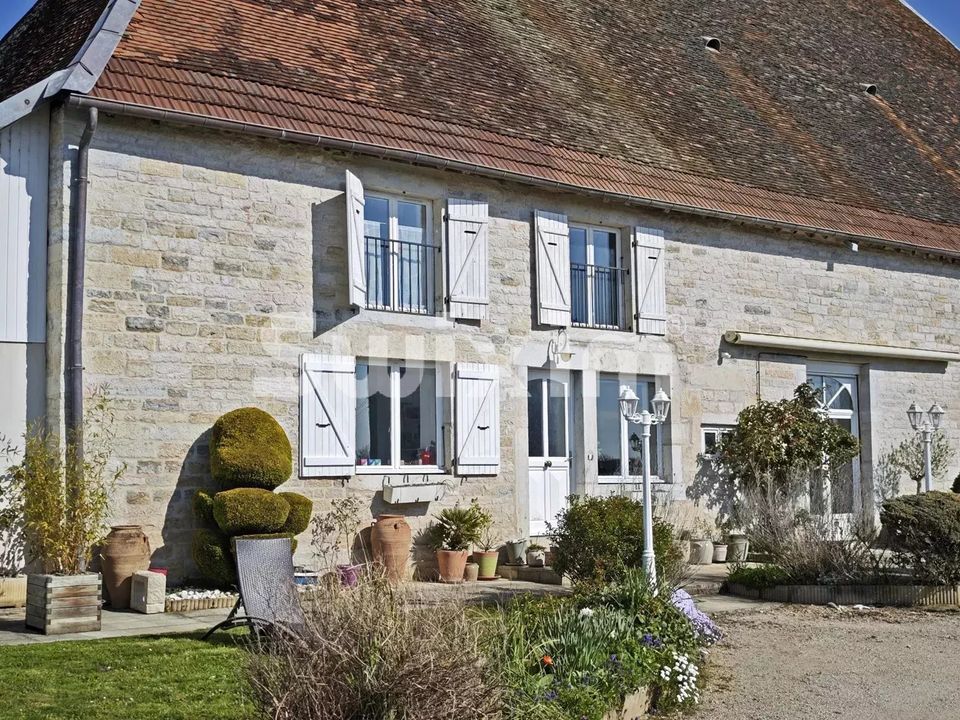 Villa i Dole, Jura - foto 1
