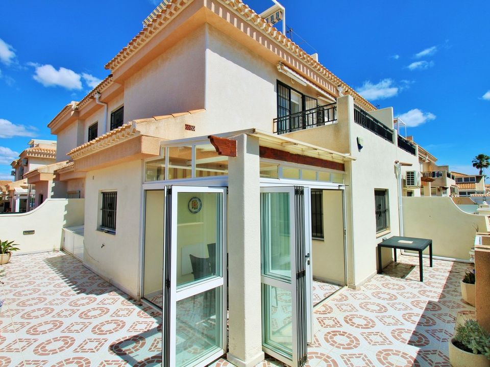 Byhus i Playa Flamenca, Alicante - foto 1