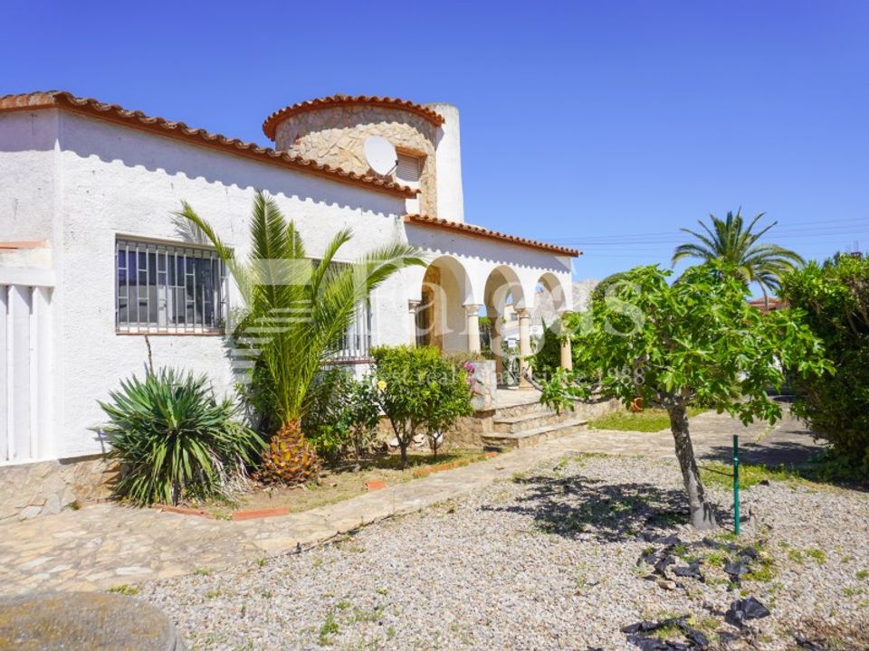 Villa i Empuriabrava, Gerona - foto 1