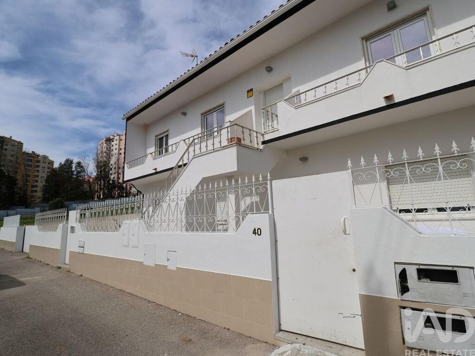 Casa de cidade em Odivelas, Lisbon - foto 1