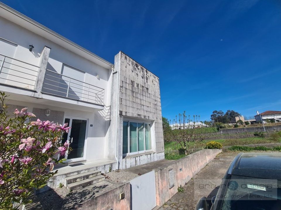 Rækkehus i Arcos de Valdevez, Viana do Castelo - foto 1