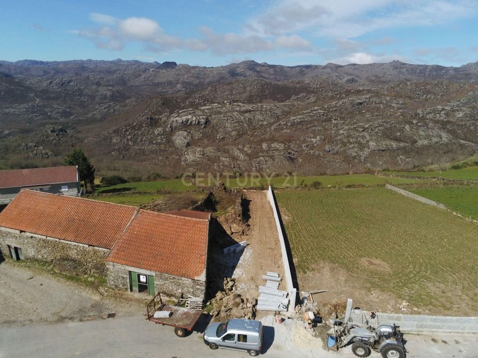 Erhvervsejendom i Pitoes das Junias, Vila Real - foto 1