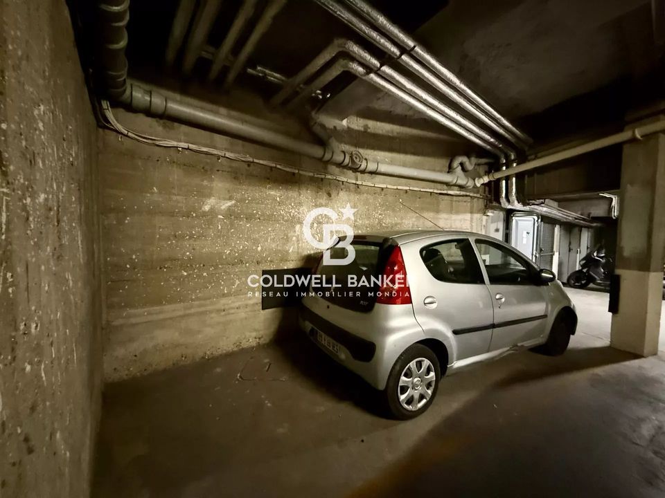 Garage i Neuilly-sur-Seine, Hauts-de-Seine - foto 2