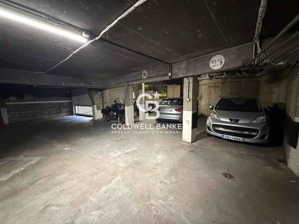 Garage i Neuilly-sur-Seine, Hauts-de-Seine - foto 3