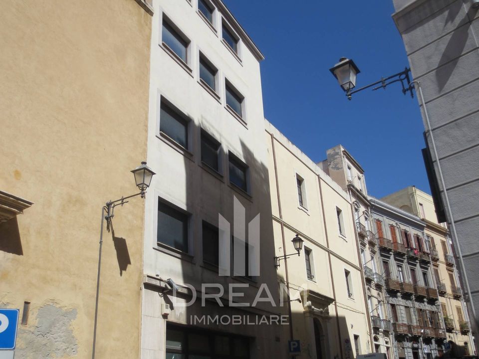 Erhvervsejendom i Cagliari, Cagliari - foto 1