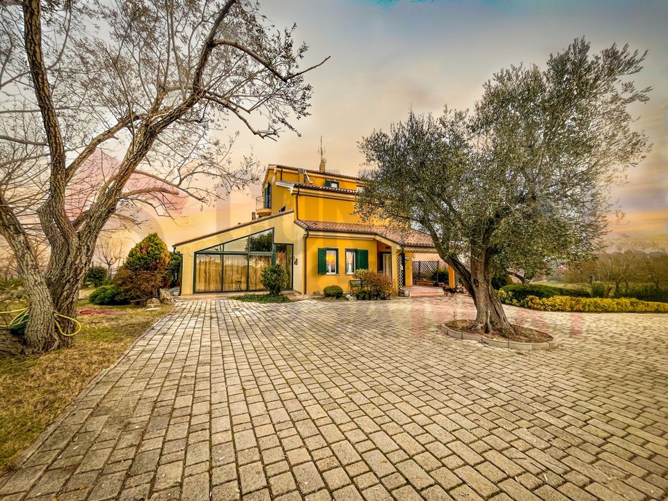 Villa i San Marcello, Ancona - bilde 1