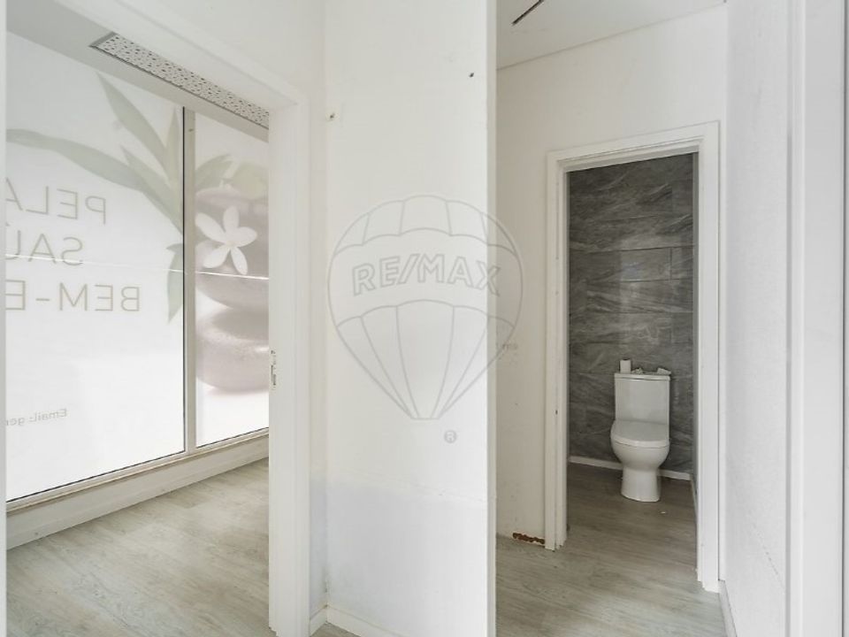 Commercial property in Ferreiros, Braga - photo 1
