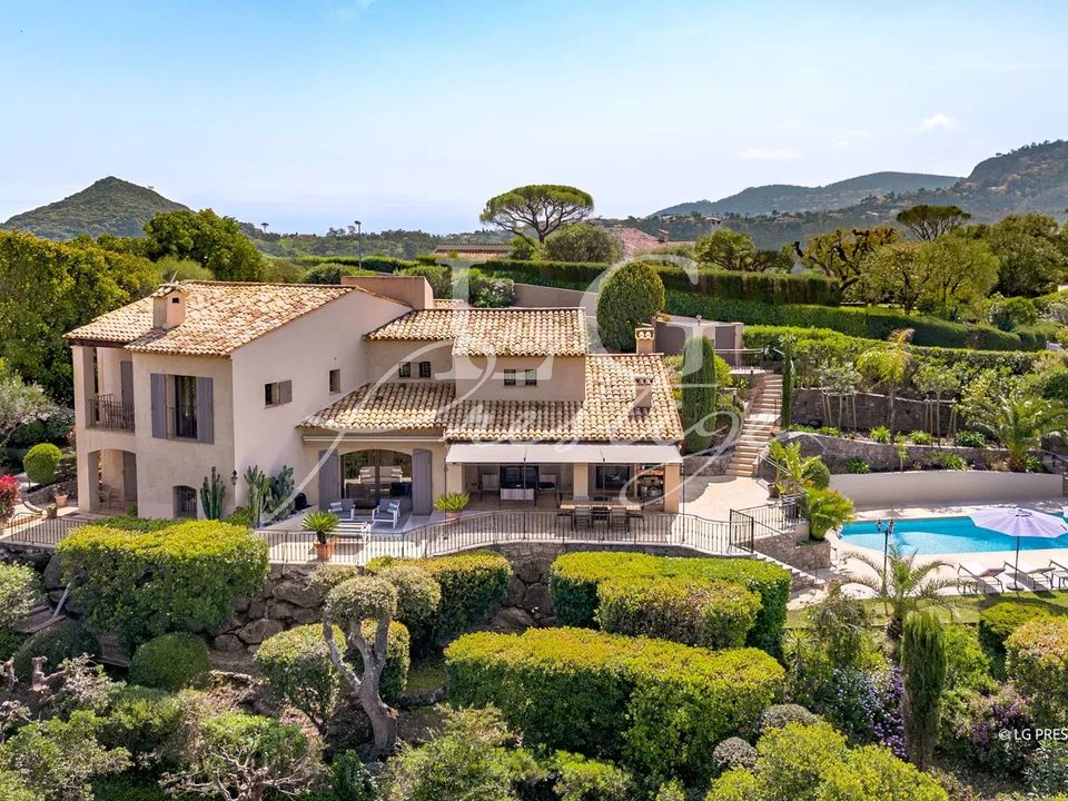 Villa i Mandelieu-la-Napoule, Alpes-Maritimes - foto 1