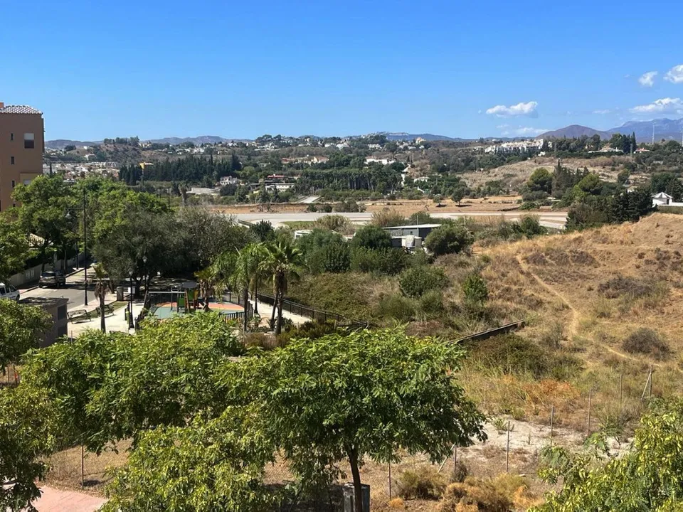Helårsgrund i Fuengirola, Malaga - foto 3