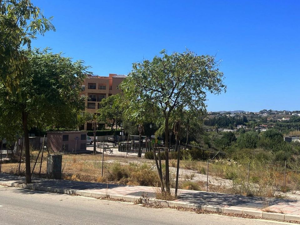 Helårsgrund i Fuengirola, Malaga - foto 4