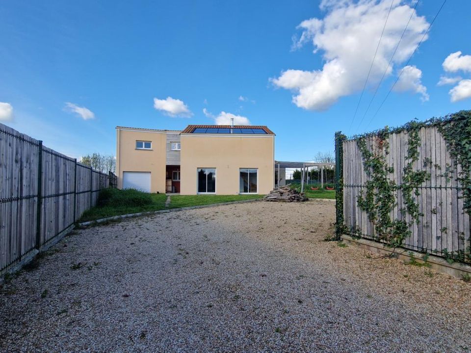 Villa i Saint-Julien-de-Concelles, Loire-Atlantique - bilde 1