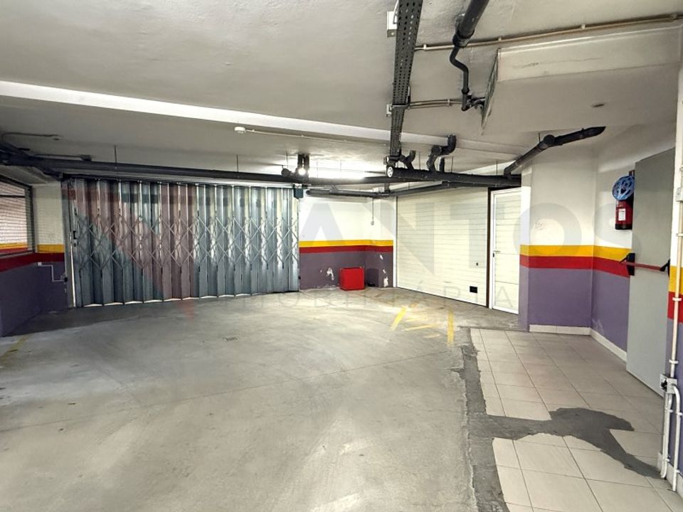 Garage in Felgueiras, Porto - photo 3