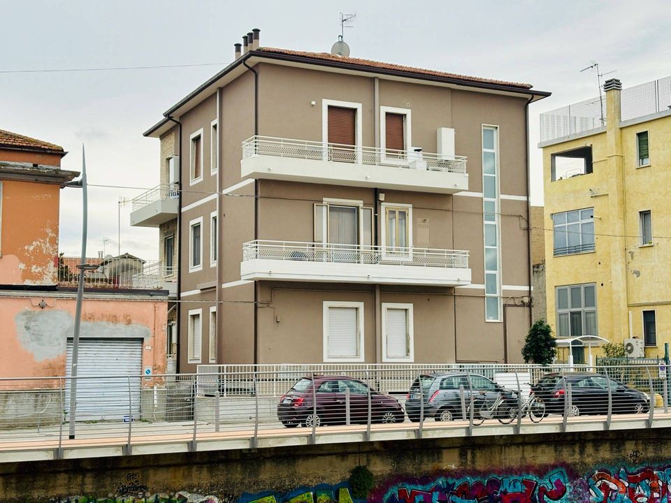 Gewerbeimmobilie in San Benedetto Del Tronto, Ascoli Piceno - Foto 2