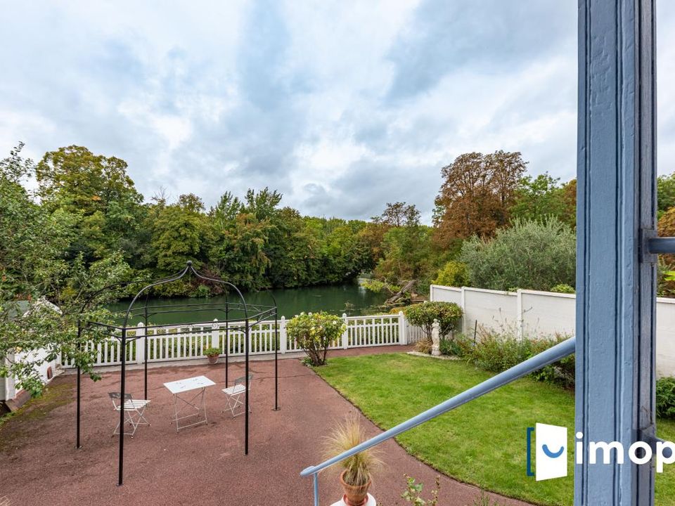 Villa i Chennevieres-sur-Marne, Val-de-Marne - foto 1