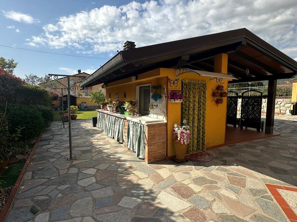 Villa i Castelnuovo Magra, La Spezia - foto 1