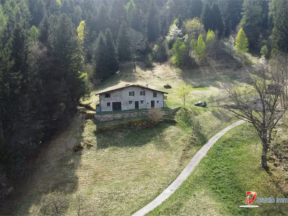 Landejendom i Edolo, Brescia - foto 1