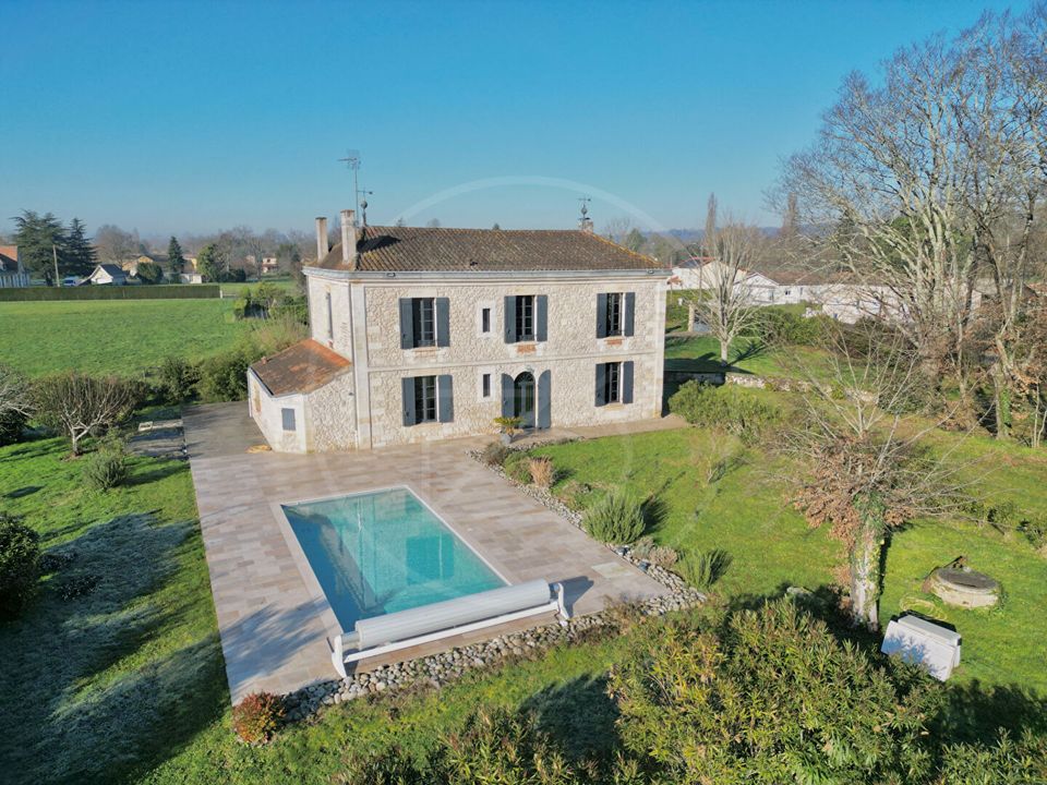 Villa i Sainte-Foy-la-Grande, Dordogne - foto 1