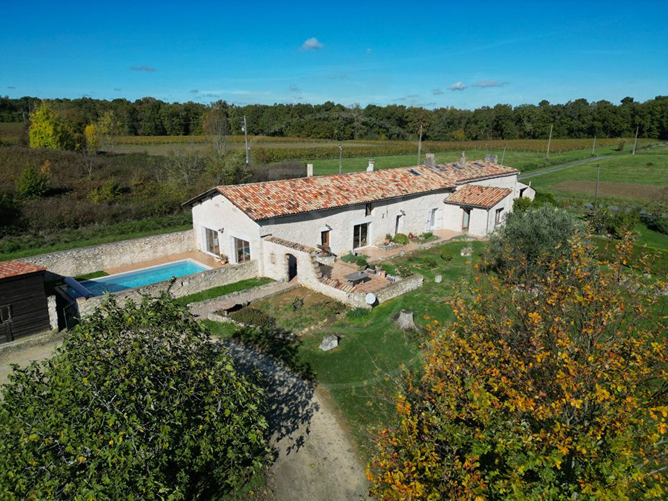 Villa i Sainte-Foy-la-Grande, Dordogne - foto 1