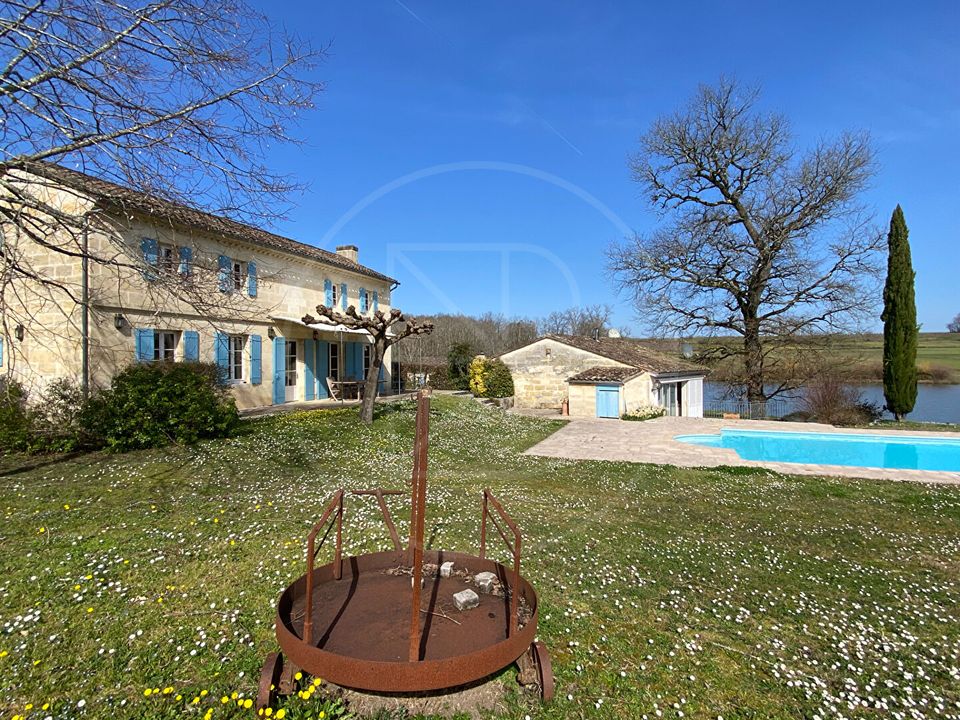 Erhvervsejendom i Saint-Emilion, Gironde - foto 1