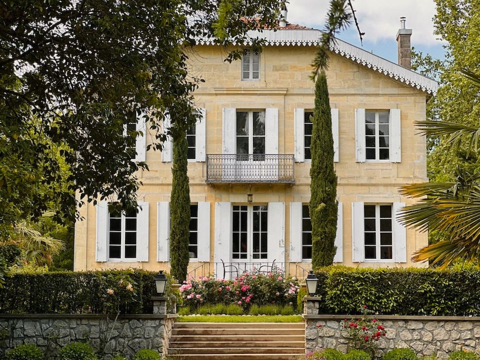 Villa i Saint-Seurin-sur-l'Isle, Gironde - bilde 1