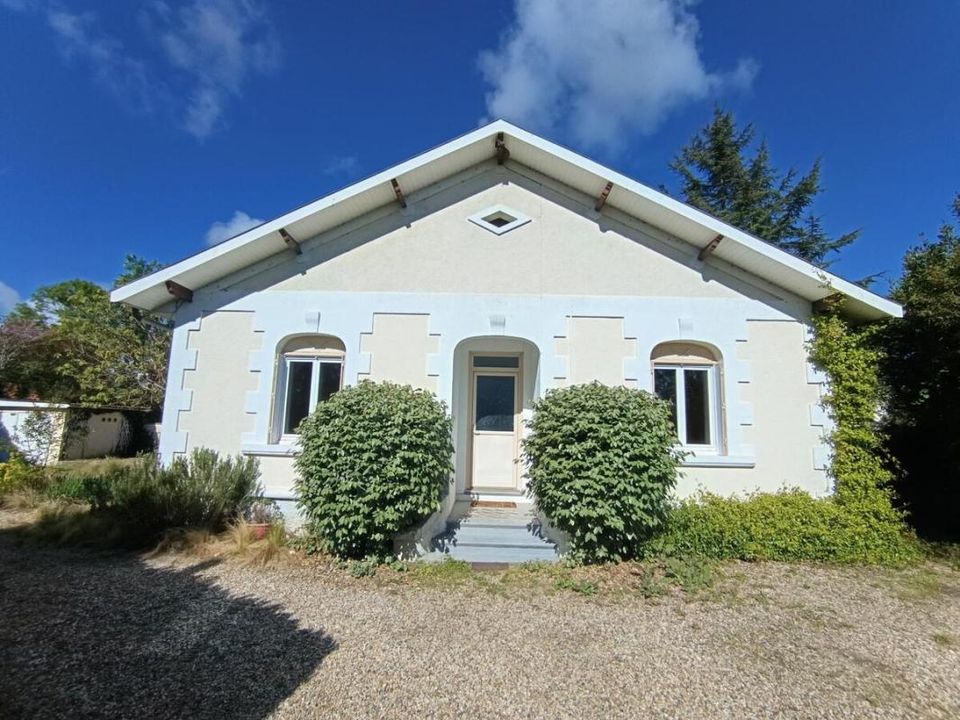 Villa i Saint-Seurin-sur-l'Isle, Gironde - bilde 1