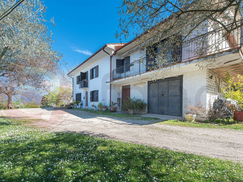 Villa i Fontana Liri, Frosinone - foto 1