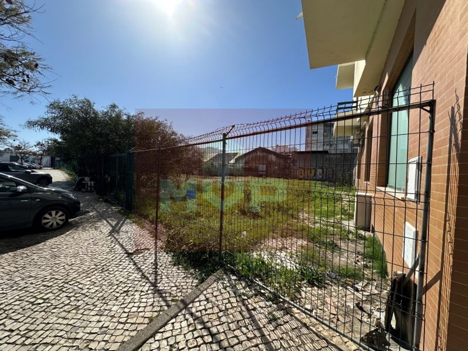 Helårsgrund i Quelfes, Faro - foto 1