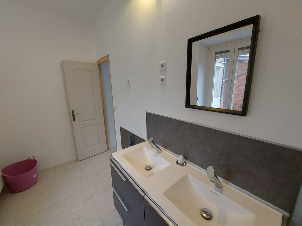 Apartment in Sissonne, Aisne - photo 4