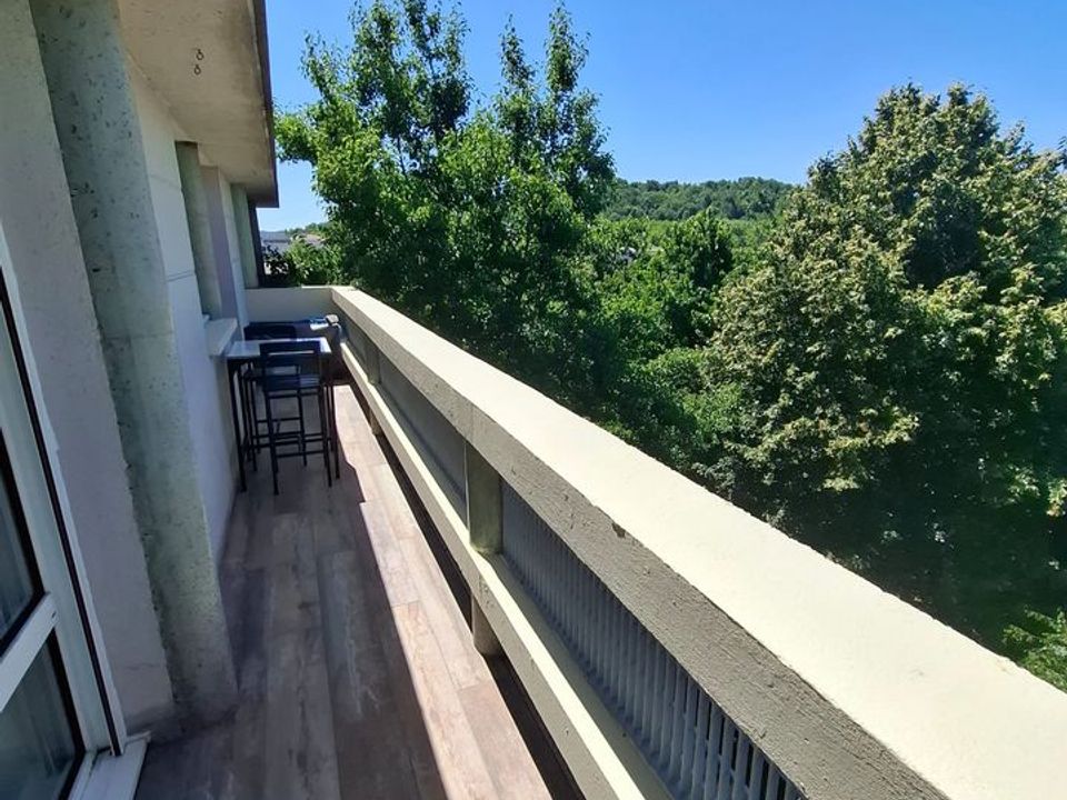 Apartment in Élancourt, Yvelines - photo 2