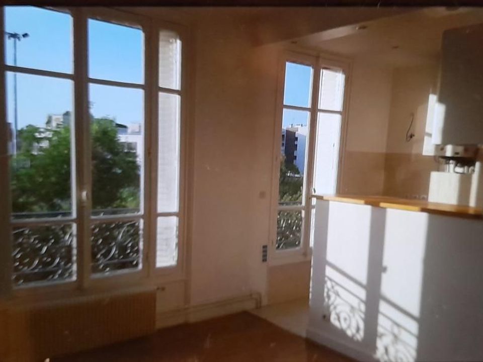 Apartment in Issy-les-Moulineaux, Hauts-de-Seine - photo 1