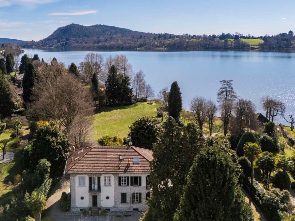 Villa i Travedona Monate, Varese - foto 1