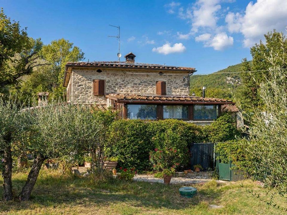 Farm hus i Caprese Michelangelo, Arezzo - foto 1