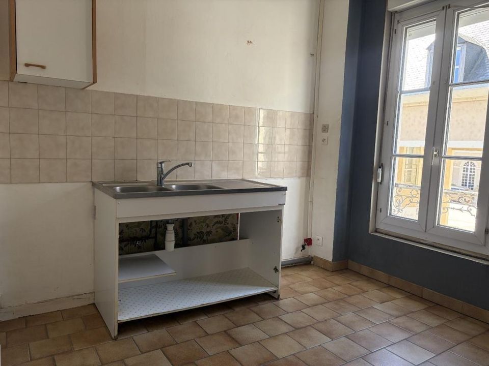 Apartment in La Flèche, Sarthe - photo 2