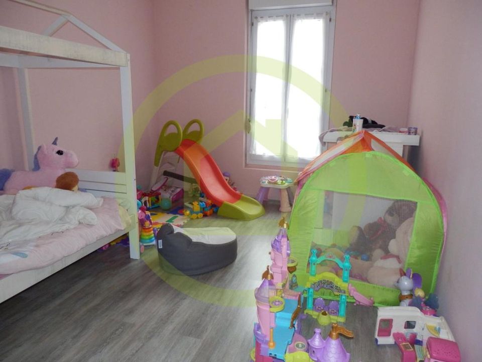 Apartment in La Flèche, Sarthe - photo 3