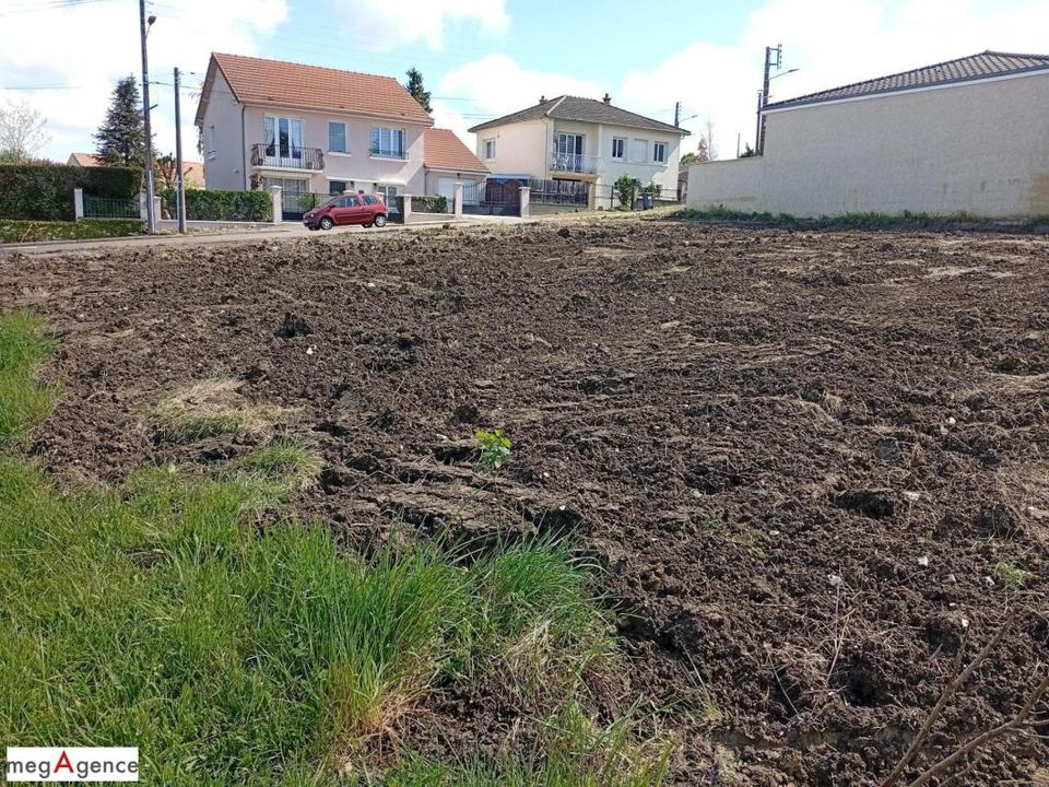 Terreno en Cusset, Allier - foto 1